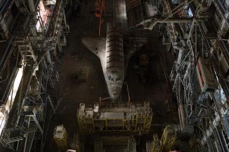 Betreten strengstens verboten! Doch immer wieder gelangen Bilder des Buran-Shuttles 1.02 an die Öffentlichkeit Betreten strengstens verboten! Doch immer wieder gelangen Bilder des Buran-Shuttles 1.02 an die Öffentlichkeit