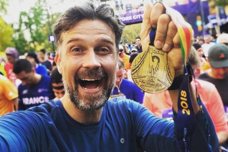 Wayne Carpendale hat sich durch den New York Marathon gekämpft Wayne Carpendale hat sich durch den New York Marathon gekämpft