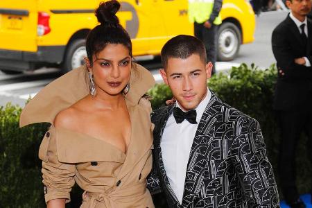 Priyanka Chopra und Nick Jonas sollen noch 2018 heiraten Priyanka Chopra und Nick Jonas sollen noch 2018 heiraten
