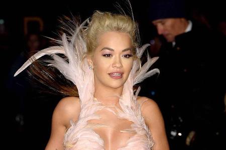 Sängerin Rita Ora bei den Evening Standard Theatre Awards in London