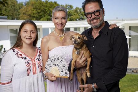 Alexander Jolig mit Ehefrau Britt und Tochter Tatjana Alexander Jolig mit Ehefrau Britt und Tochter Tatjana