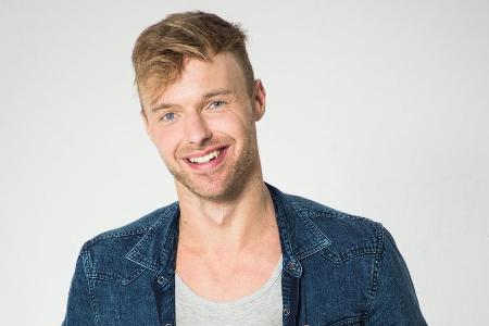 Dario Kolodiczyk spielt Dennis in 