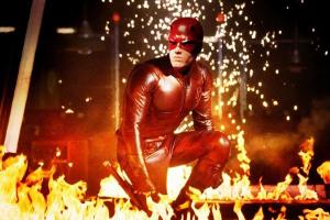 Daredevil (Ben Affleck) bestraft aus seiner Sicht zu Unrecht freigelassene Verbrecher
