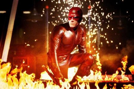 Daredevil (Ben Affleck) bestraft aus seiner Sicht zu Unrecht freigelassene Verbrecher Daredevil (Ben Affleck) bestraft aus seiner Sicht zu Unrecht freigelassene Verbrecher