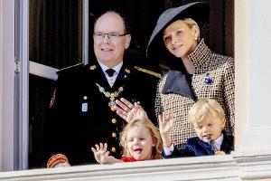 Fürst Albert und Fürstin Charlène mit ihren Zwillingen Gabriella und Jacques am Nationalfeiertag in Monaco