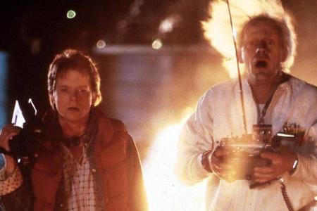 Michael J. Fox (l.) und Christopher Lloyd in Michael J. Fox (l.) und Christopher Lloyd in