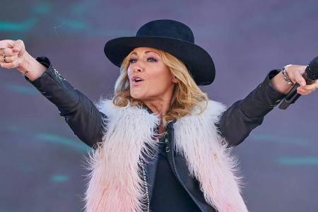 Helene Fischer sorgt jetzt mit allen ihren Songs bei Apple und Amazon für gute Laune Helene Fischer sorgt jetzt mit allen ihren Songs bei Apple und Amazon für gute Laune