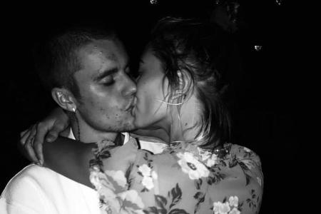Justin Bieber und Hailey Baldwin teilen öffentlich ihr Liebesglück Justin Bieber und Hailey Baldwin teilen öffentlich ihr Liebesglück