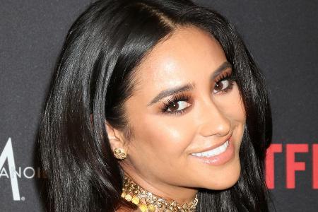 Shay Mitchell tobt sich kreativ aus Shay Mitchell tobt sich kreativ aus