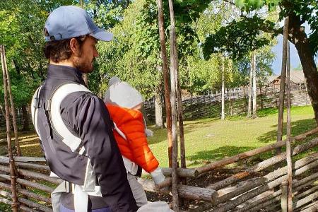 Prinz Carl Philip von Schweden genießt die Zeit mit seinen Kindern Prinz Carl Philip von Schweden genießt die Zeit mit seinen Kindern