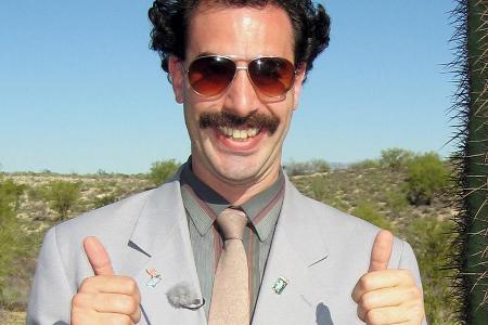 Für Donald Trump gibt es von Borat (Sacha Baron Cohen) zwei kasachische Daumen nach oben, den Film Für Donald Trump gibt es von Borat (Sacha Baron Cohen) zwei kasachische Daumen nach oben, den Film