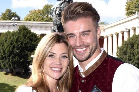 Auf dem Oktoberfest 2018 zeigten sich Nadine Klein und Alex Hindersmann noch schwer verliebt Auf dem Oktoberfest 2018 zeigten sich Nadine Klein und Alex Hindersmann noch schwer verliebt