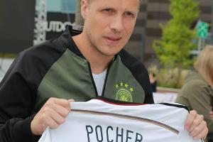So reagiert Oliver Pocher auf die neue Tor-Hymne beim DFB