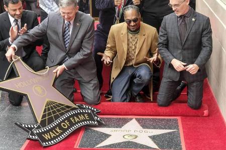 Rapper Snoop Dogg wurde mit einem Stern auf dem Walk of Fame ausgezeichnet Rapper Snoop Dogg wurde mit einem Stern auf dem Walk of Fame ausgezeichnet