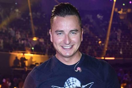 Andreas Gabalier hat sich beim Eishockeyspielen verletzt Andreas Gabalier hat sich beim Eishockeyspielen verletzt