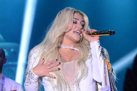 Kesha beim Kesha beim