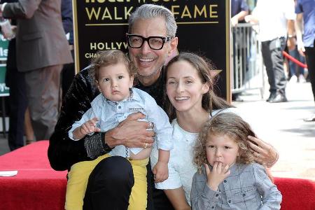 Jeff Goldblum und Emilie Livingston mit den beiden gemeinsamen Söhnen bei der Einweihung seines Sterns auf dem Hollywood Wal... Jeff Goldblum und Emilie Livingston mit den beiden gemeinsamen Söhnen bei der Einweihung seines Sterns auf dem Hollywood Wal...