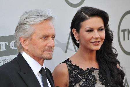 Catherine Zeta-Jones und Michael Douglas halten seit 2000 zusammen, in guten wie in schweren Tagen Catherine Zeta-Jones und Michael Douglas halten seit 2000 zusammen, in guten wie in schweren Tagen