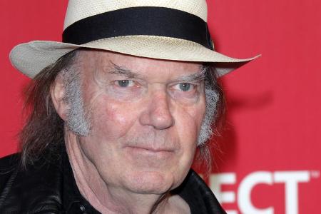 Neil Young hat durch das Feuer-Drama sein Haus in Malibu verloren Neil Young hat durch das Feuer-Drama sein Haus in Malibu verloren