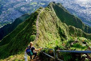 Niemand darf die Haiku Stairs betreten - trotzdem wagen es einige
