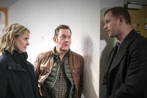 "Die Chefin: Willenlos": Vera Lanz (Katharina Böhm, l.), Maximilian Murnau (Christoph Schechinger, r.) und Paul Böhmer (Jürg...