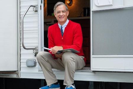 Tom Hanks übernimmt die Rolle des gläubigen TV-Stars Mr. Rogers Tom Hanks übernimmt die Rolle des gläubigen TV-Stars Mr. Rogers