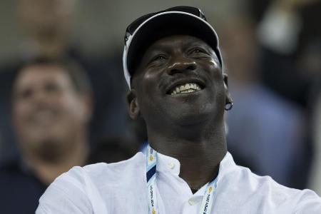 Basketball-Star Michael Jordan hilft den Hurrikan-Opfern in den USA