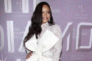 Rihanna: Ganz in weißer Spitze bei ihrem jährlichen Diamond Ball