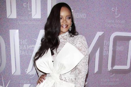 Rihanna feierte ihren jährlichen Diamond Ball in New York Rihanna feierte ihren jährlichen Diamond Ball in New York