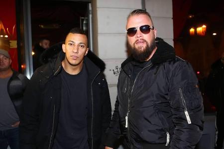 Farid Bang (l.) und Kollegah bei einer Autogrammstunde in Dresden Farid Bang (l.) und Kollegah bei einer Autogrammstunde in Dresden