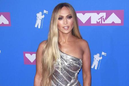 Auch Jennifer Lopez setzt auf spezielle Pflegeprodukte wie Jojobaöl