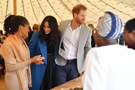 Herzogin Meghan, ihre Mutter Doria Ragland und Prinz Harry feiern die Macher von Herzogin Meghan, ihre Mutter Doria Ragland und Prinz Harry feiern die Macher von