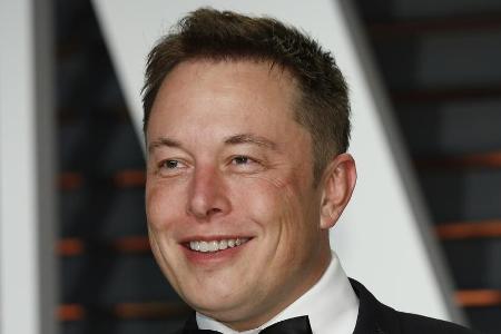 Griff live vor der Kamera zum Joint: Elon Musk Griff live vor der Kamera zum Joint: Elon Musk