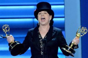 Emmy Awards 2018: "The Marvelous Mrs. Maisel" räumt ab