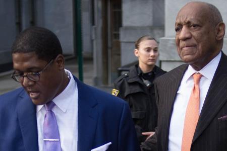 Bill Cosby und sein Sprecher Andrew Wyatt vor einem Gerichtstermin im April Bill Cosby und sein Sprecher Andrew Wyatt vor einem Gerichtstermin im April