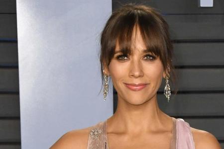 Rashida Jones ist zum ersten Mal Mutter geworden Rashida Jones ist zum ersten Mal Mutter geworden