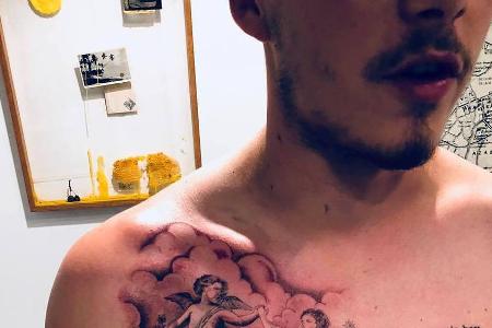 Brooklyn Beckham zeigt sein neues Tattoo Brooklyn Beckham zeigt sein neues Tattoo