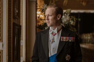 "The Crown": So sieht Tobias Menzies als Prinz Philip aus