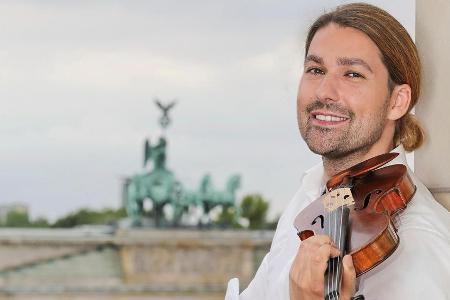 Mit seiner neuen Mit seiner neuen