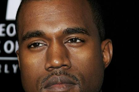 Kanye West auf dem roten Teppich in Beverly Hills Kanye West auf dem roten Teppich in Beverly Hills