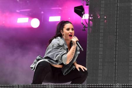 Demi Lovato befindet sich nach ihrer Überdosis in einer Entzugsklinik Demi Lovato befindet sich nach ihrer Überdosis in einer Entzugsklinik
