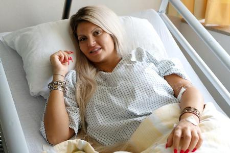Sophia Vegas liegt im Krankenbett Sophia Vegas liegt im Krankenbett