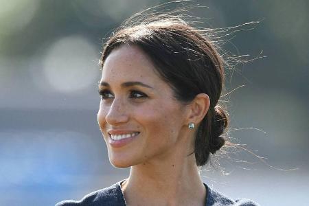 Den Blick in Richtung ihrer hoffentlich rosigen Zukunft gerichtet: Herzogin Meghan Den Blick in Richtung ihrer hoffentlich rosigen Zukunft gerichtet: Herzogin Meghan