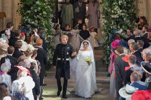 Herzogin Meghan und Prinz Harry: Ausstellung ihrer Hochzeitsoutfits