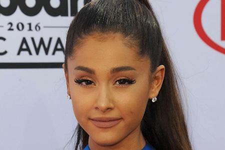 Ariana Grande auf dem roten Teppich in Las Vegas Ariana Grande auf dem roten Teppich in Las Vegas