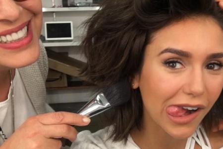 Ob Schauspielerin Nina Dobrev schon die Vorteile von Babypuder beim Schminken kennt? Ob Schauspielerin Nina Dobrev schon die Vorteile von Babypuder beim Schminken kennt?