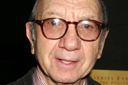 US-Dramatiker Neil Simon ist im Alter von 91 Jahren gestorben US-Dramatiker Neil Simon ist im Alter von 91 Jahren gestorben