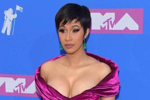 Cardi B: Vier Millionen Dollar an den Ohren