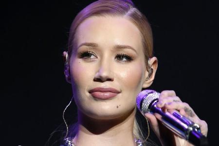 Iggy Azalea kann nach dem Kollaps ihrer Tänzerin aufatmen Iggy Azalea kann nach dem Kollaps ihrer Tänzerin aufatmen