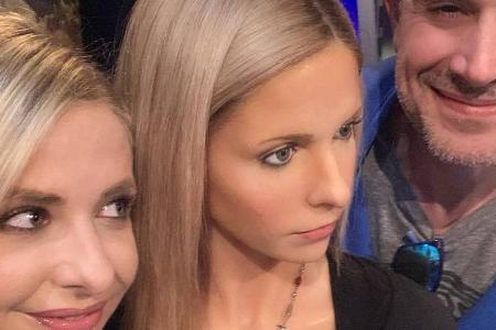 Sarah Michelle Gellar besucht mit Ehemann Freddie Prinze Jr. ihre Wachsfigur Sarah Michelle Gellar besucht mit Ehemann Freddie Prinze Jr. ihre Wachsfigur